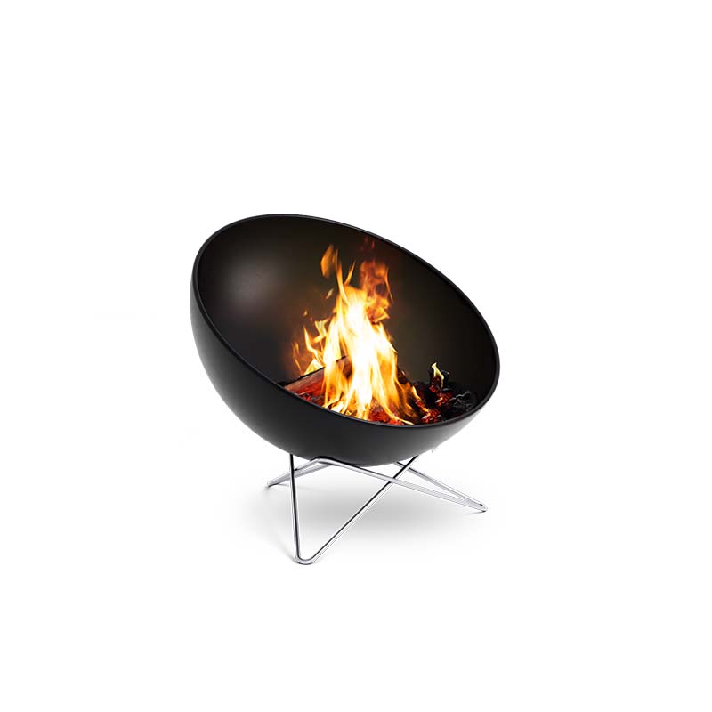 A depiction of a fire pit on a white background, featuring the 00343 Bowl 57 Star Stand as a central and purposeful element.