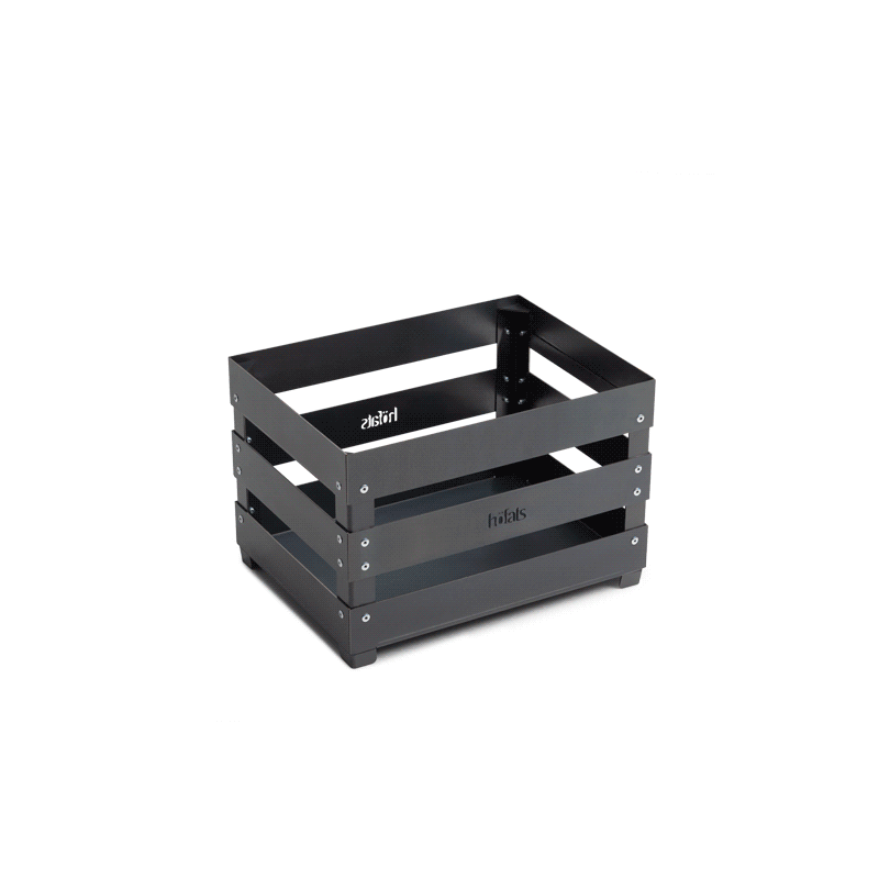 A black box with a handle , with the Crate Firebasket Funktion adding a functional and elegant touch to the scene.