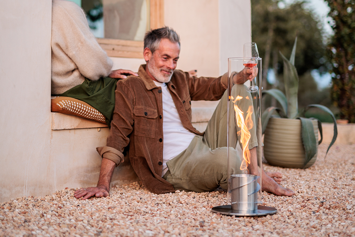 SPIN 1500 Pedestal Fireplace silver