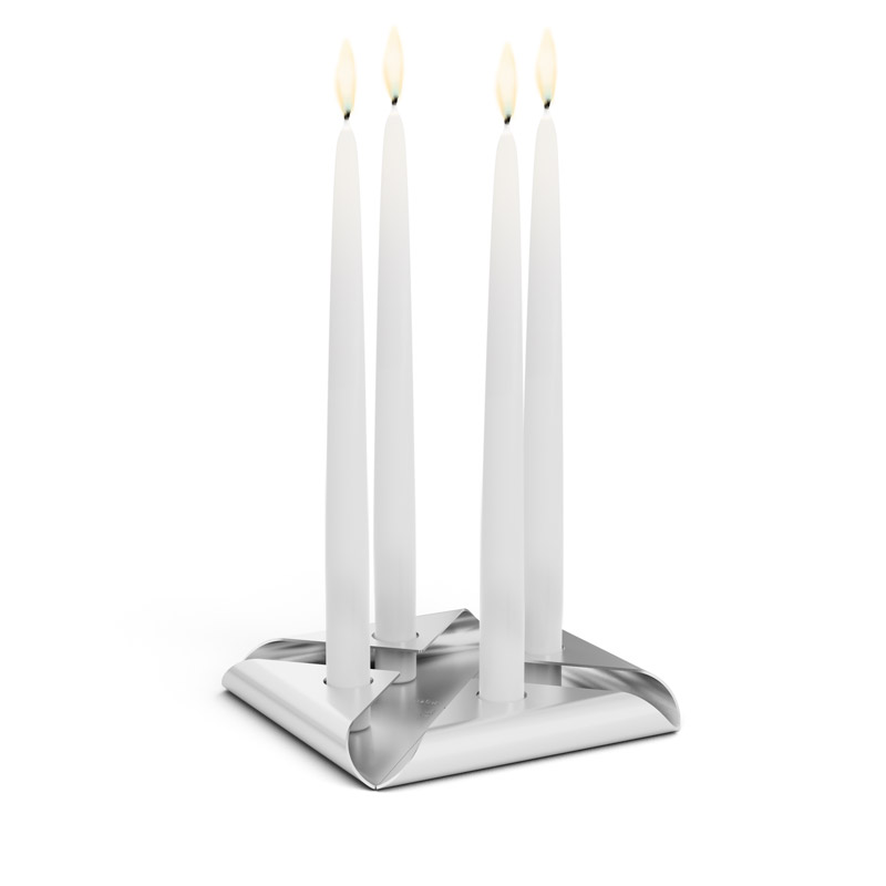 SQUARE CANDLE Candleholder silver A view of a pair of white candles on a stand, with the SQUARE CANDLE Candleholder Set silver.