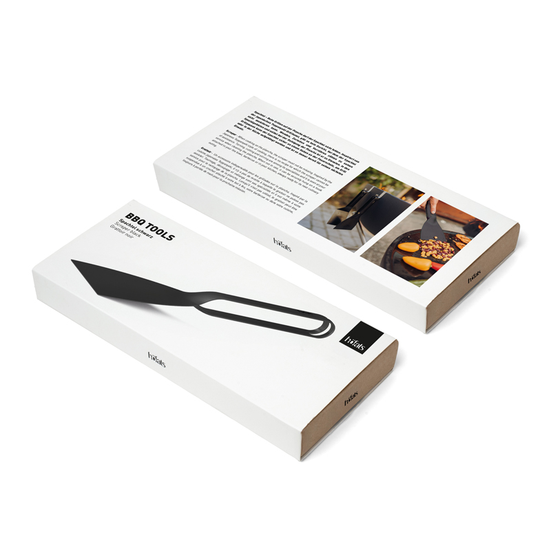 An inviting scene highlights the Scraper Packaging, blending effortlessly into its surroundings.