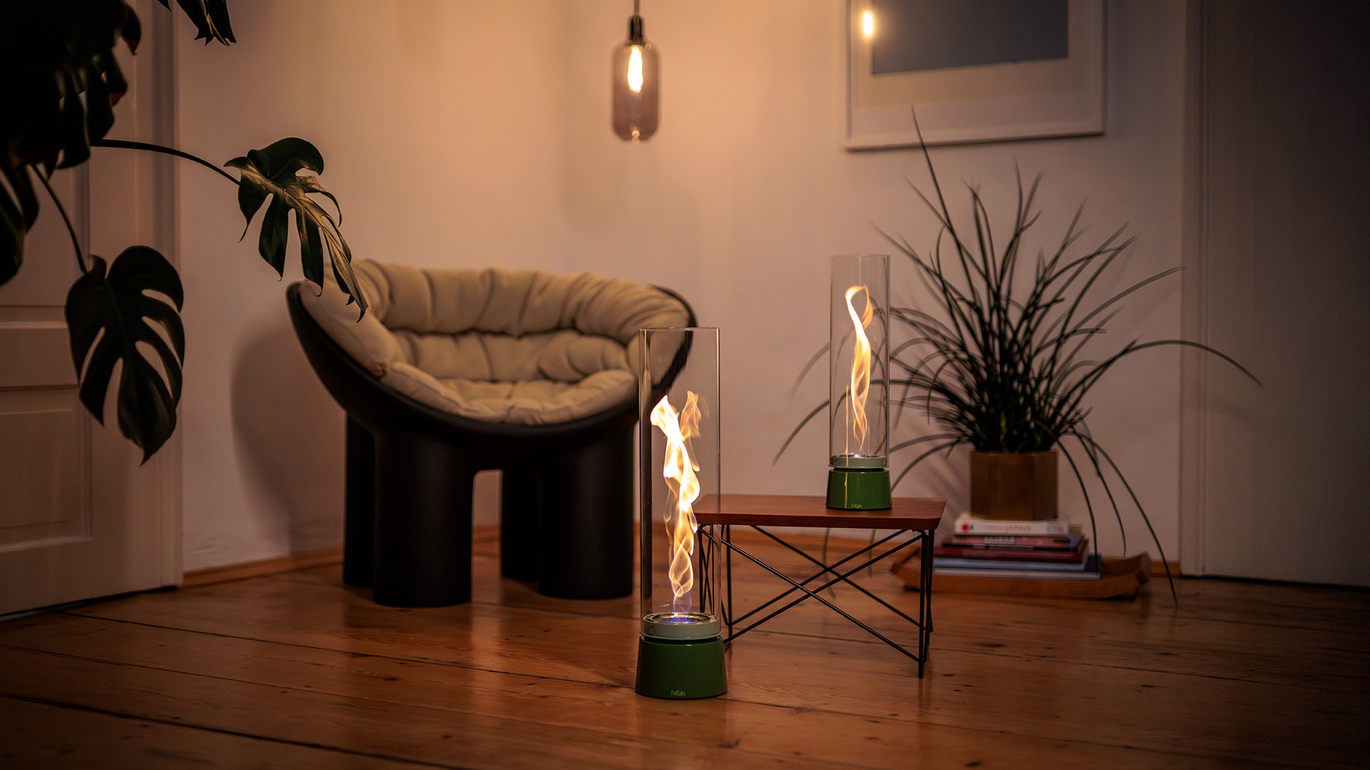An inviting scene highlights the Spin Air 900 Tablefire Emaille green, blending effortlessly into its surroundings.