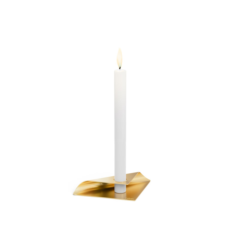 SQUARE CANDLE Candleholder gold Depicted here is a white candle with a gold foil on it, with the SQUARE CANDLE Candleholder gold.
