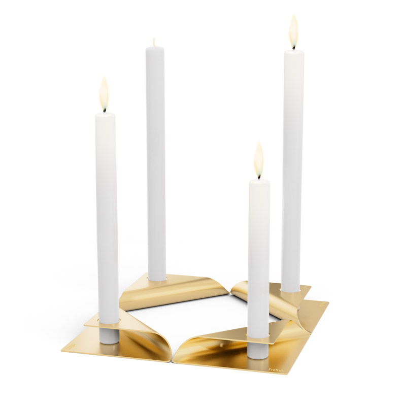 SQUARE CANDLE Candleholder Set gold Depicted here is a white candle with gold foil on top, with the SQUARE CANDLE Candleholder Set gold.