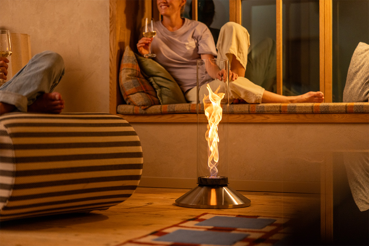 SPIN X 1500 Pedestal Fireplace silver
