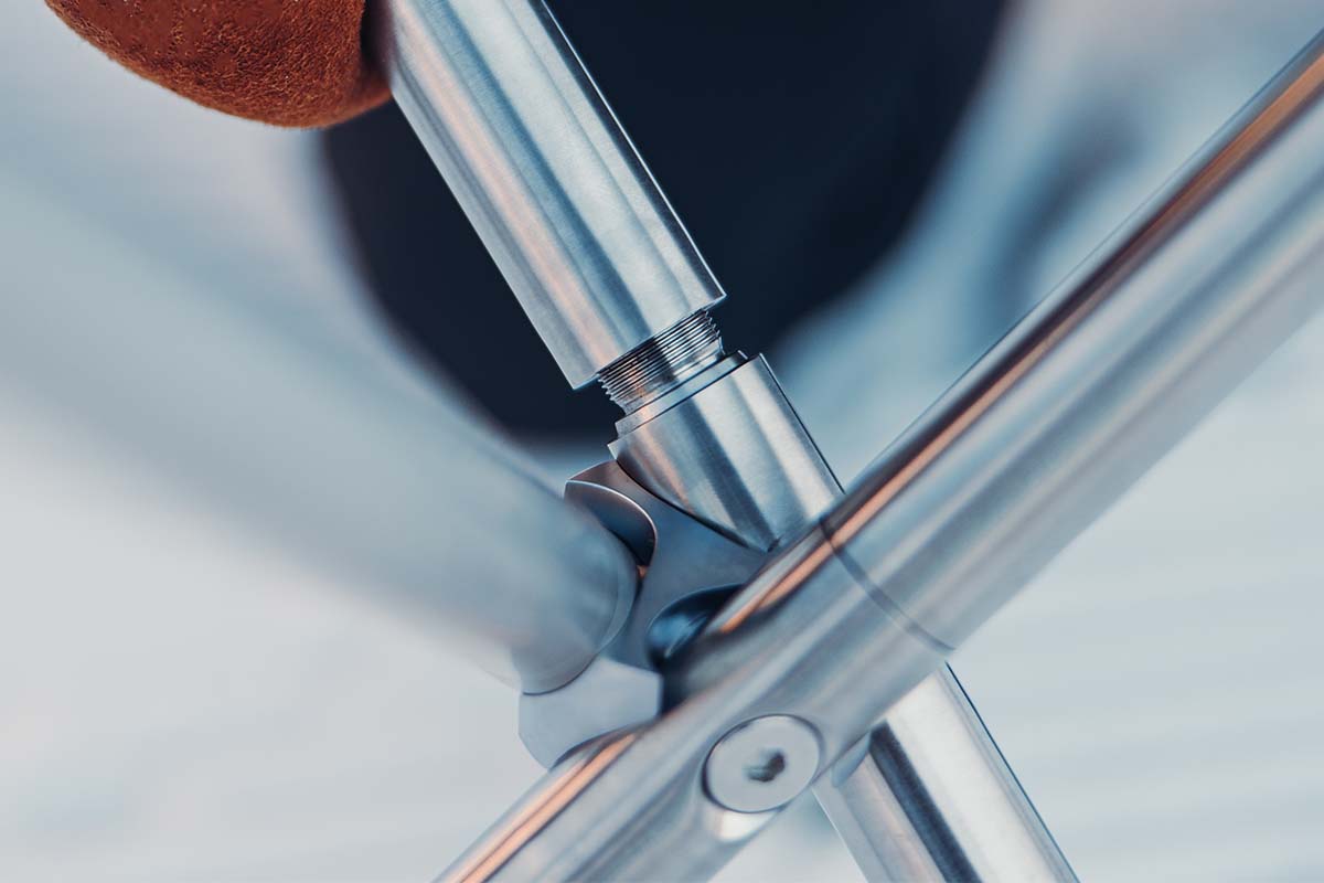 A closeup of the detachable part of the 00342 Bowl 57 Tripod