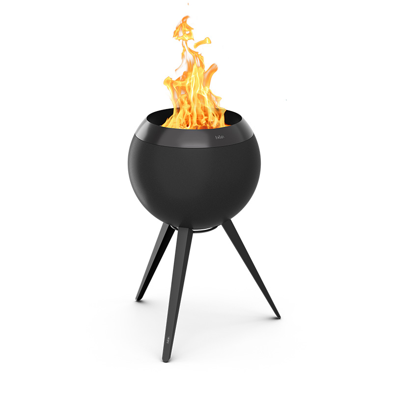 MOON 45 all black Fire Basket with high stand Studiobild der MOON mit hohem Fuß mit brennender Flamme