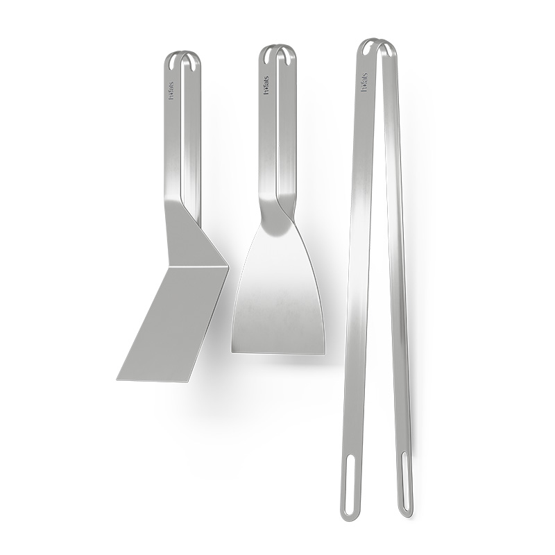 BBQ Tool Set (3 pcs) The photo presents a pair of tongs and tong tongs on a white background, with the .