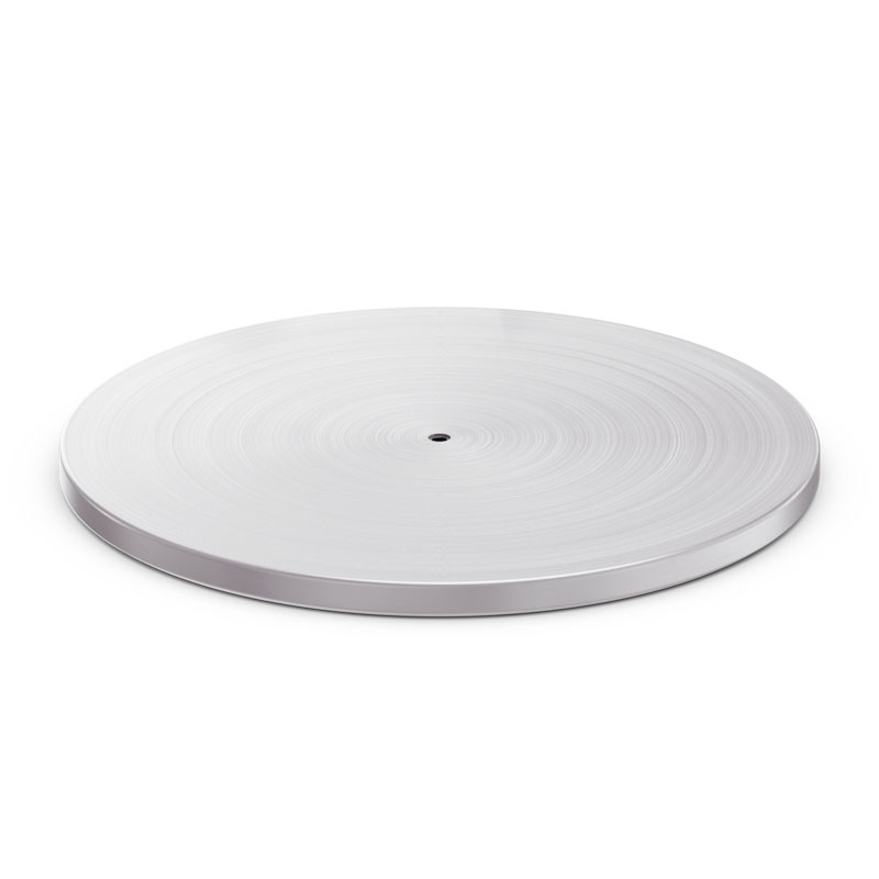 Experience a silver circular plate with a circular surface with the refined touch of the 00634 Spin 1500 Base silver.