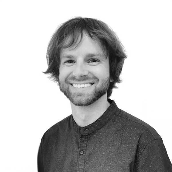 potrait von max in schwarzweiß