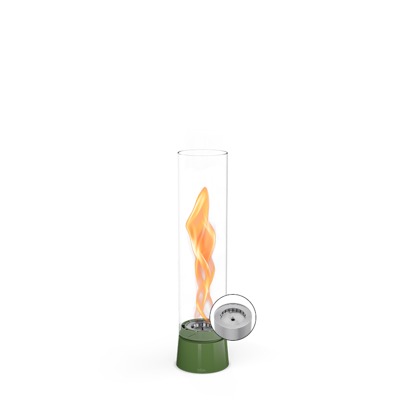 The 00818 Spin Air 900 Tablefire Emaille green integrates seamlessly into the setting, showing a green fire pit with a flame inside.